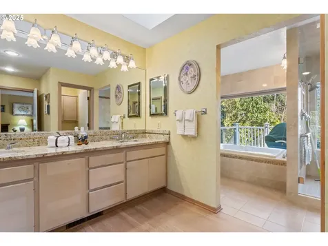83499 S Cove Way Florence OR 97439