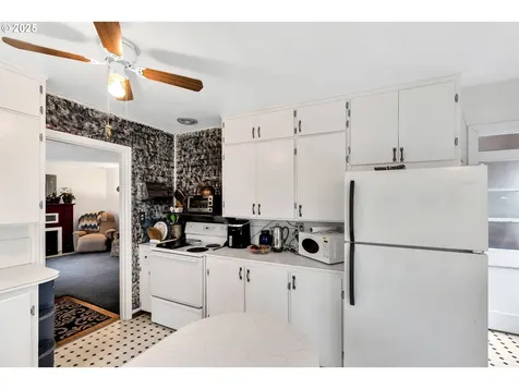 457 25th Avenue Longview WA 98632