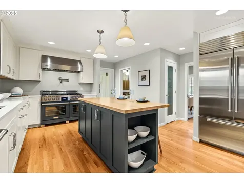 5150 SW Windsor Court Portland OR 97221