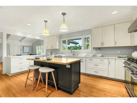 5150 SW Windsor Court Portland OR 97221