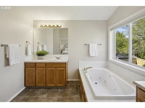 18404 SE 37th Circle Vancouver WA 98683
