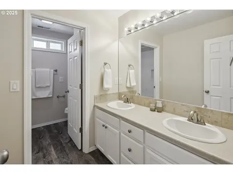 18404 SE 37th Circle Vancouver WA 98683