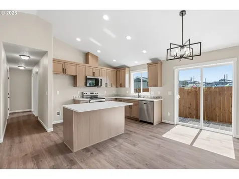 204 Douglas Street Longview WA 98632