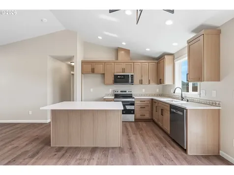 204 Douglas Street Longview WA 98632