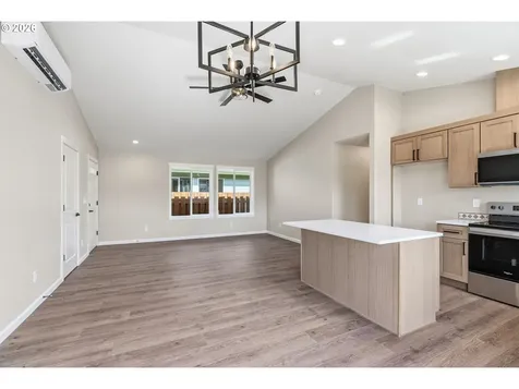 204 Douglas Street Longview WA 98632