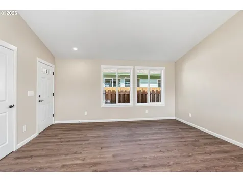 204 Douglas Street Longview WA 98632