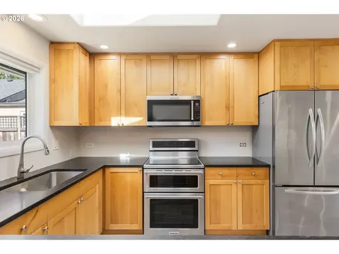 5719 SW 40th Avenue Portland OR 97221