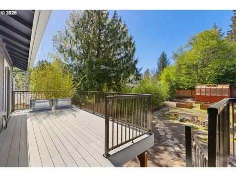 5719 SW 40th Avenue Portland OR 97221