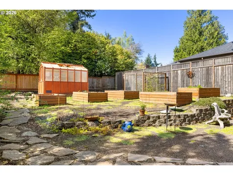 5719 SW 40th Avenue Portland OR 97221