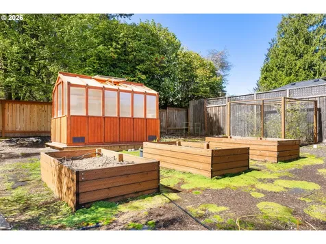 5719 SW 40th Avenue Portland OR 97221