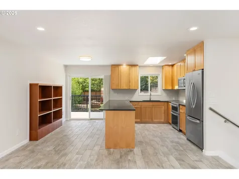 5719 SW 40th Avenue Portland OR 97221