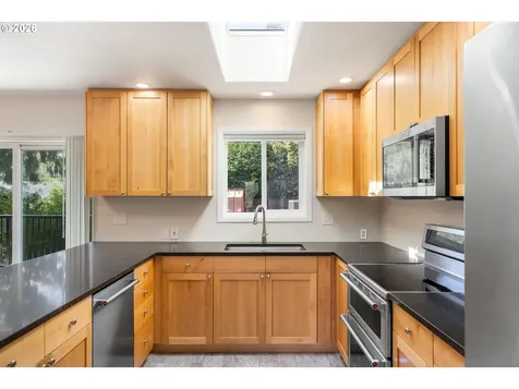 5719 SW 40th Avenue Portland OR 97221