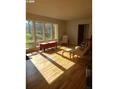 1441 W Main Street Molalla OR 97038