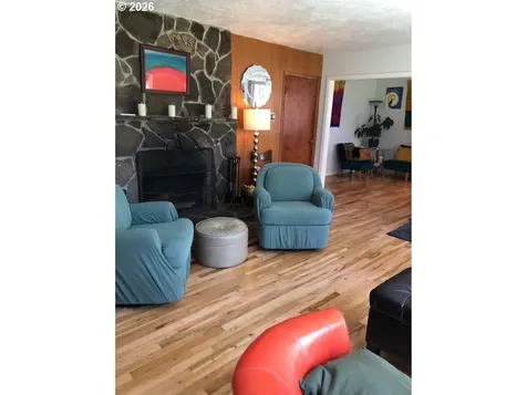 1441 W Main Street Molalla OR 97038