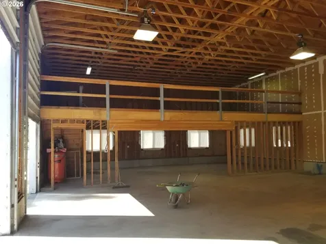 1441 W Main Street Molalla OR 97038