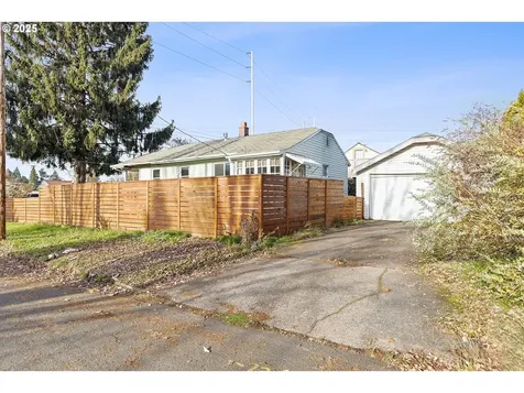 7906 N Wall Avenue Portland OR 97203