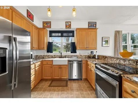 7280 SE Eola Hills Road Amity OR 97101
