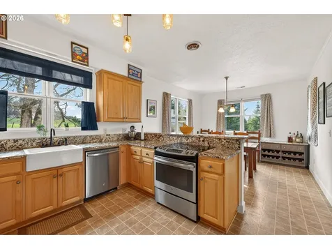 7280 SE Eola Hills Road Amity OR 97101