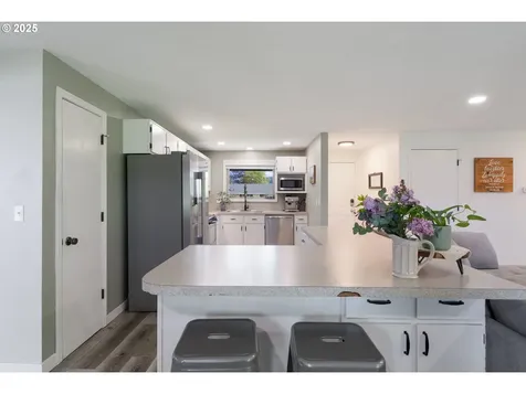 1709 N Cedar Street Newberg OR 97132