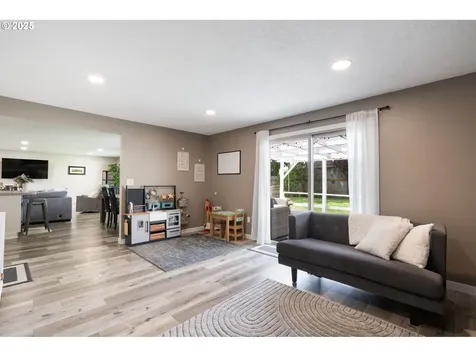 1709 N Cedar Street Newberg OR 97132