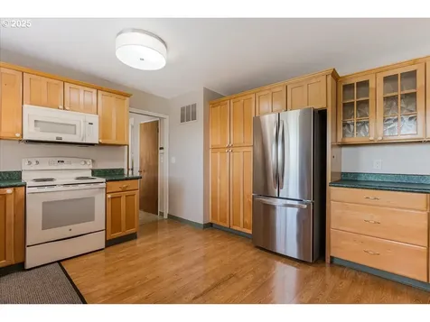 5823 Glen Echo Avenue Gladstone OR 97027