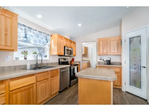 104 SE Fair Wind Court Depoe Bay OR 97341