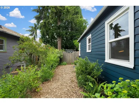 7716 N Mckenna Avenue Portland OR 97203