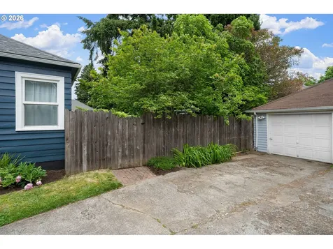7716 N Mckenna Avenue Portland OR 97203