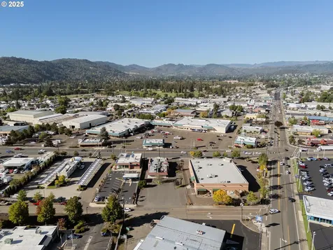 1347 NE Stephens Street Roseburg OR 97470