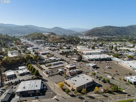 1347 NE Stephens Street Roseburg OR 97470