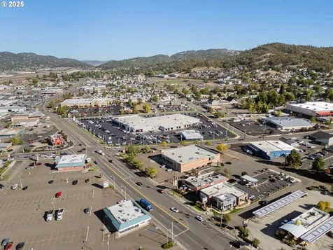 1347 NE Stephens Street Roseburg OR 97470