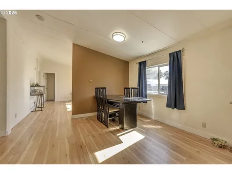 409 Wolfe Avenue Amity OR 97101