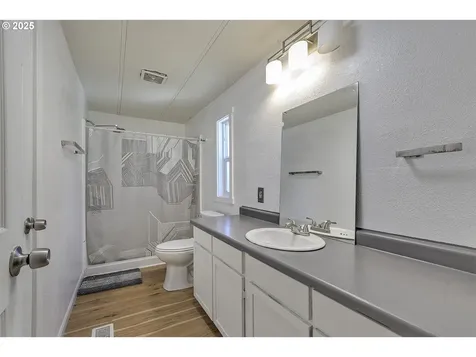 409 Wolfe Avenue Amity OR 97101