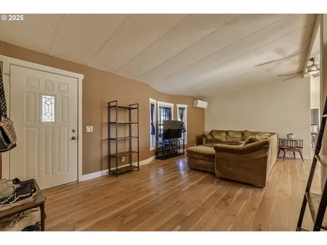409 Wolfe Avenue Amity OR 97101