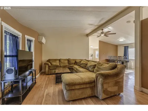 409 Wolfe Avenue Amity OR 97101