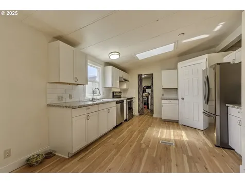 409 Wolfe Avenue Amity OR 97101