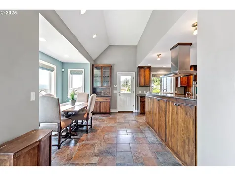 380 Mountaingate Drive Springfield OR 97478