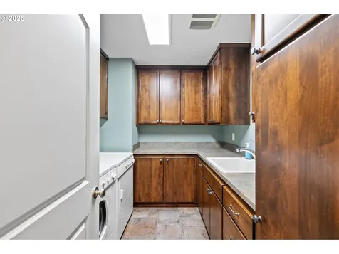 380 Mountaingate Drive Springfield OR 97478