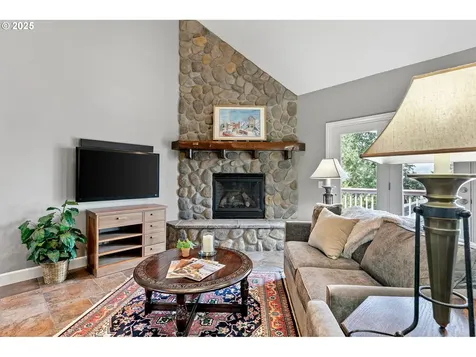 380 Mountaingate Drive Springfield OR 97478