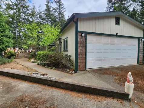1634 Idaho Street Port Orford OR 97465