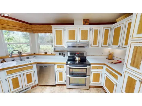 1634 Idaho Street Port Orford OR 97465