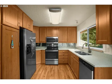 15424 SE Rhone Court Portland OR 97236