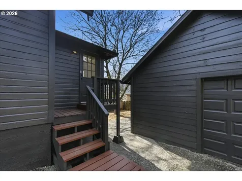 109 W Jefferson Street Bingen WA 98605