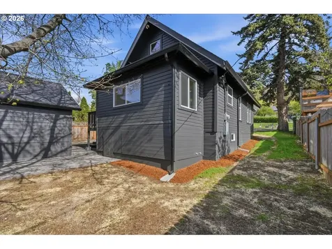109 W Jefferson Street Bingen WA 98605