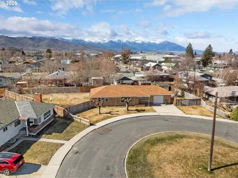 2975 N 3rd Street Baker City OR 97814