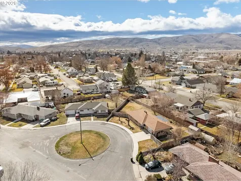 2975 N 3rd Street Baker City OR 97814
