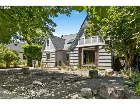 6627 SE 34th Avenue Portland OR 97202