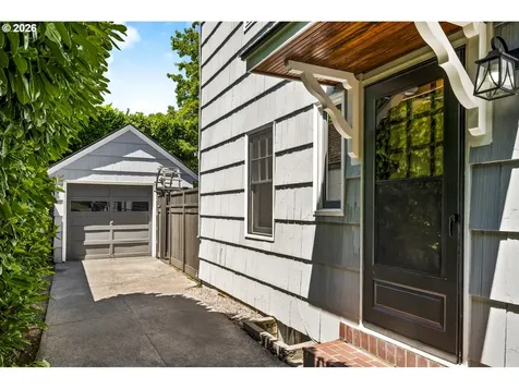 6627 SE 34th Avenue Portland OR 97202