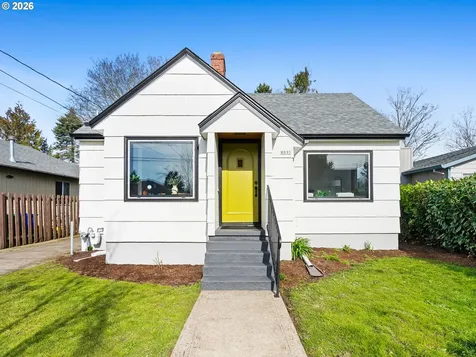 6035 SE Lafayette Street Portland OR 97206