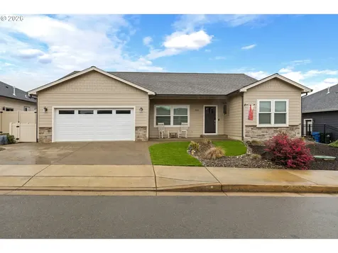 888 Medina Avenue Sutherlin OR 97479